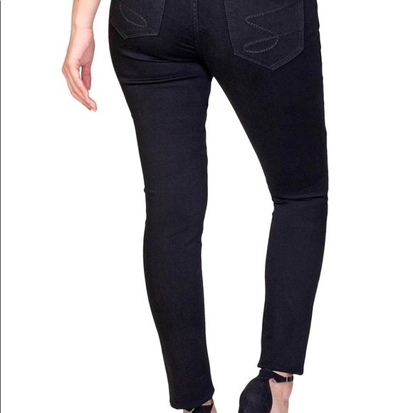 Seven7 Jeans Bundle - Picture 3 of 6